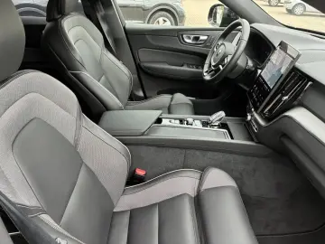 VOLVO XC60 B5 Plus Black Edition AWD  AHK Luftfahrwerk