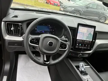 VOLVO XC60 B5 Plus Black Edition AWD  AHK Luftfahrwerk