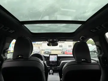 VOLVO XC60 B5 Plus Black Edition AWD  AHK Luftfahrwerk