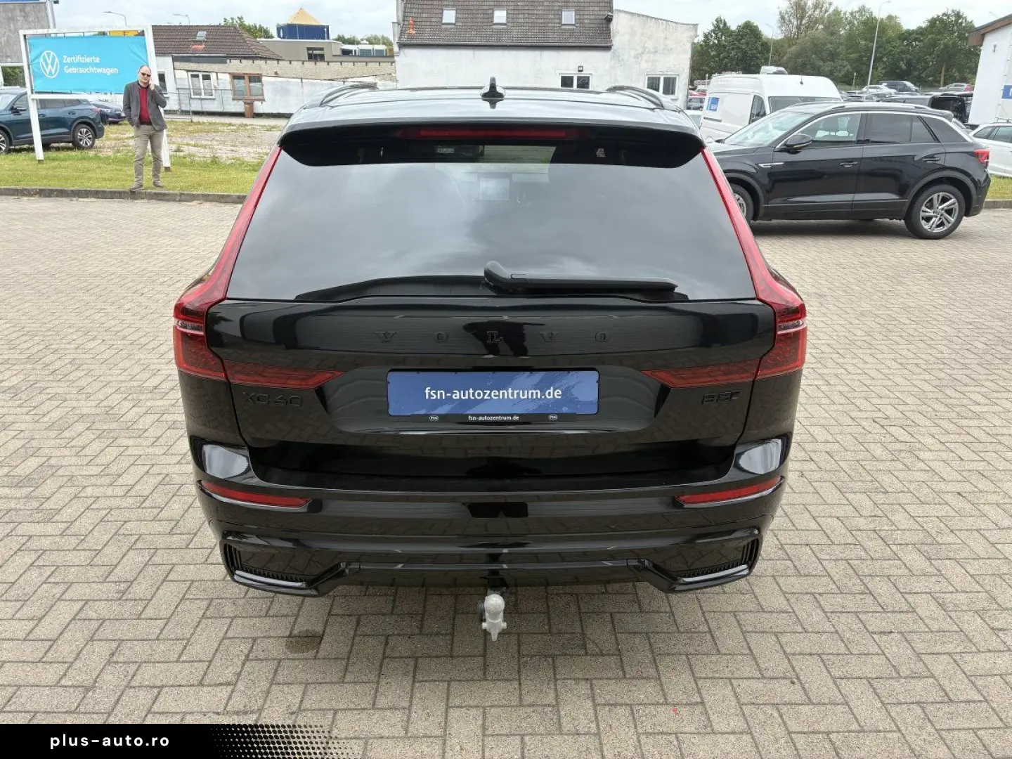 VOLVO XC60 B5 Plus Black Edition AWD  AHK Luftfahrwerk