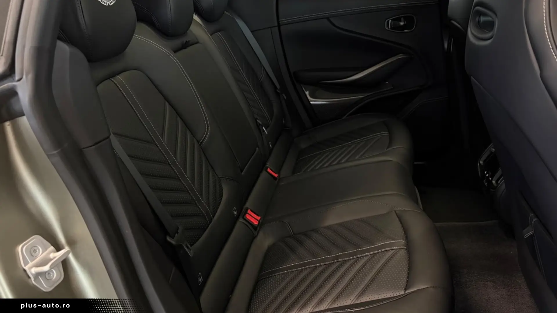 Aston Martin DBX 707 Satin Titanium Grey   Onyx Black