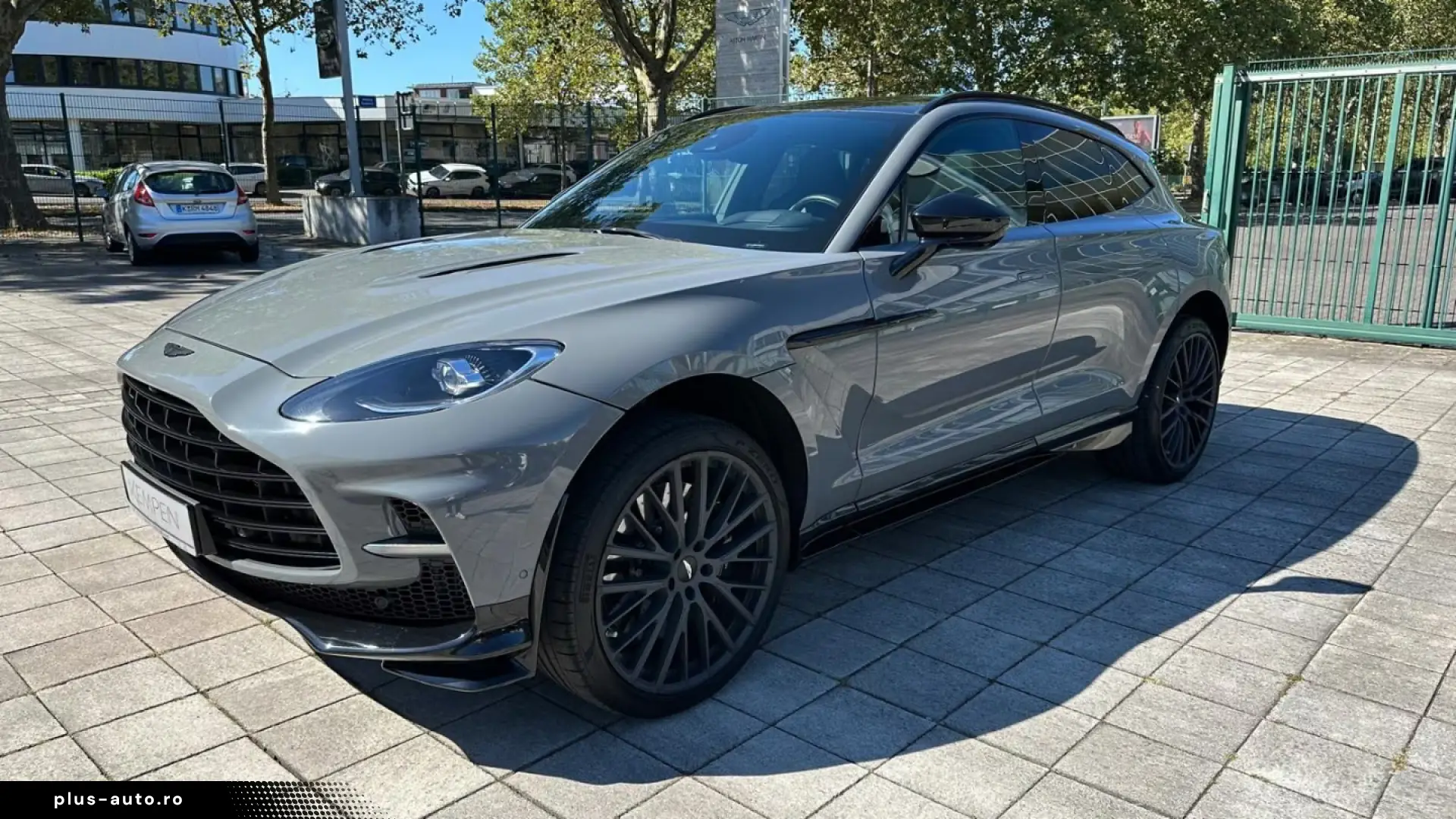 Aston Martin DBX 707 China Grey   Onyx Black