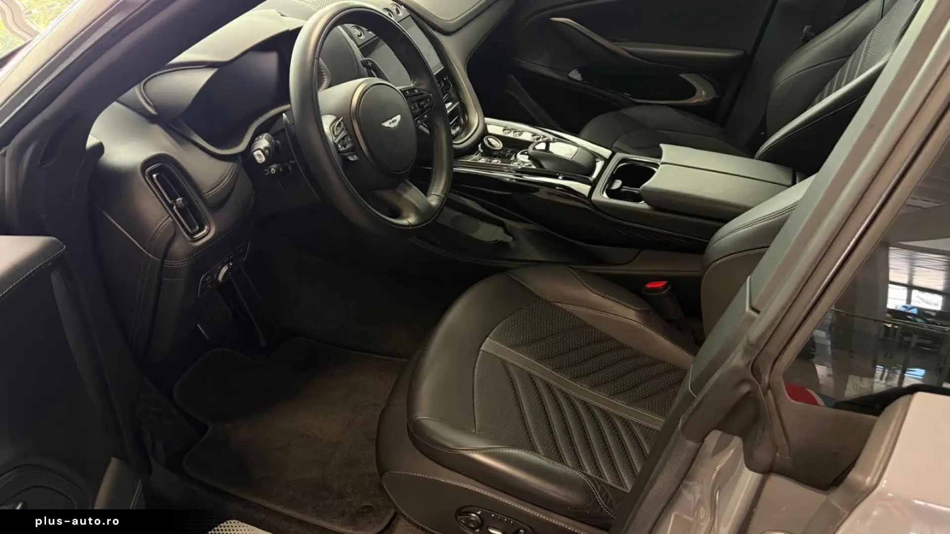 Aston Martin DBX 707 China Grey   Onyx Black