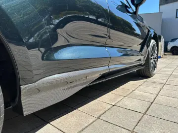 Aston Martin DBX 707 Oberon Black   Phantom Grey Carbon Ext.