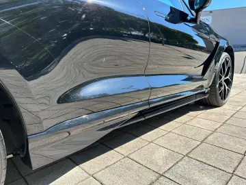 Aston Martin DBX 707 Jet Black   Onyx Black