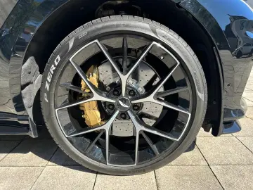 Aston Martin DBX 707 Jet Black   Onyx Black