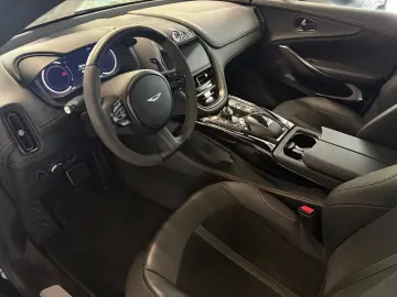 Aston Martin DBX 707 Jet Black   Onyx Black