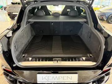 Aston Martin DBX 707 Jet Black   Onyx Black