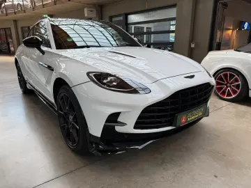 Aston Martin DBX 707