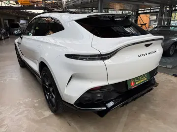 Aston Martin DBX 707