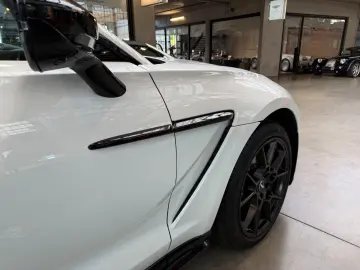 Aston Martin DBX 707