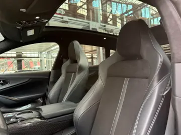Aston Martin DBX 707