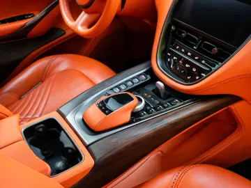 Aston Martin 4.0 V8. Air Susp 360 ACC Pano