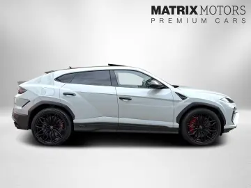 Lamborghini Urus SE M26 Carbon Matt Int Ext Full Spec