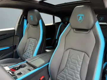 Lamborghini Urus SE M26 Carbon Matt Int Ext Full Spec