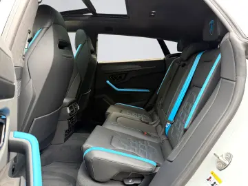 Lamborghini Urus SE M26 Carbon Matt Int Ext Full Spec