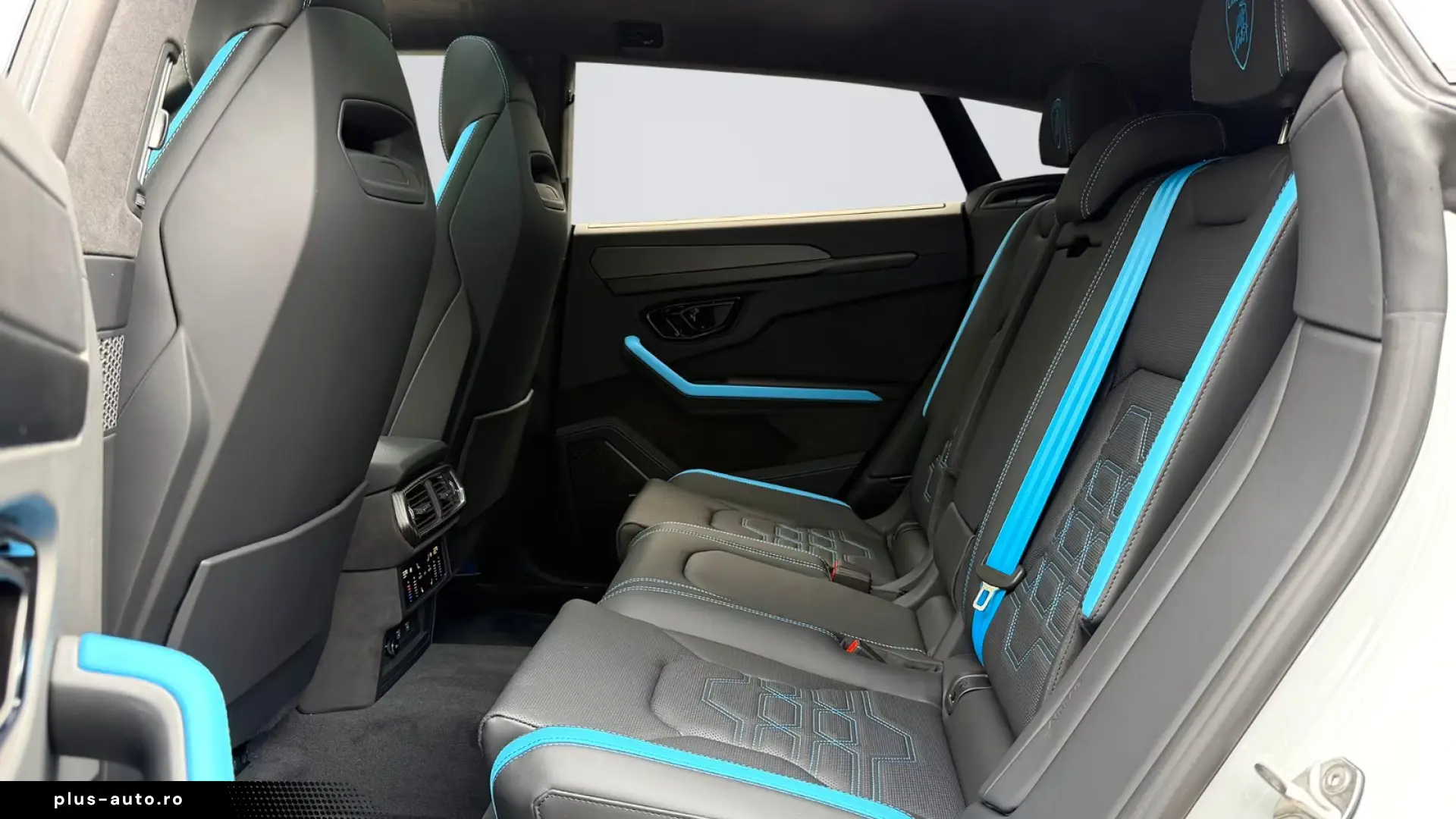 Lamborghini Urus SE M26 Carbon Matt Int Ext Full Spec
