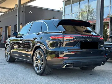 Porsche Cayenne E-Hybrid   Sport Chrono