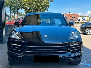 Porsche Cayenne E-Hybrid   Sport Chrono