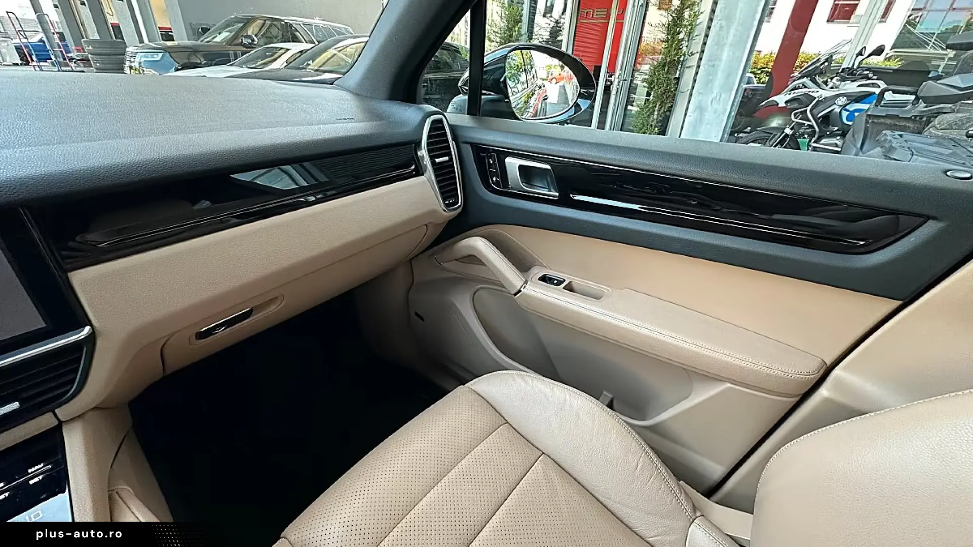 Porsche Cayenne E-Hybrid   Sport Chrono
