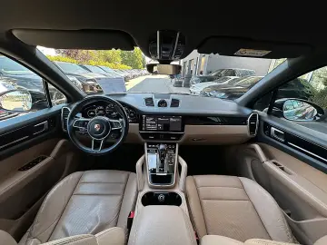 Porsche Cayenne E-Hybrid   Sport Chrono