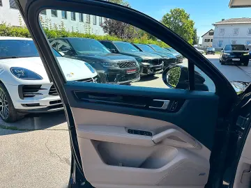 Porsche Cayenne E-Hybrid   Sport Chrono