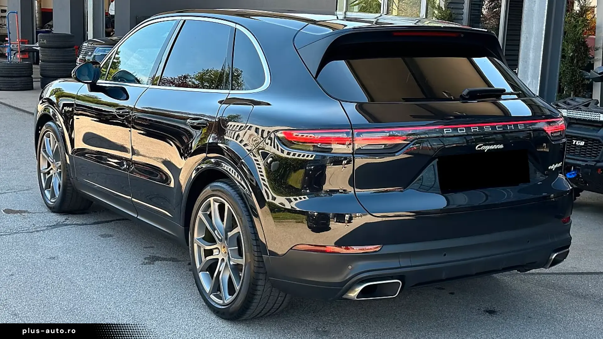 Porsche Cayenne E-Hybrid   Sport Chrono