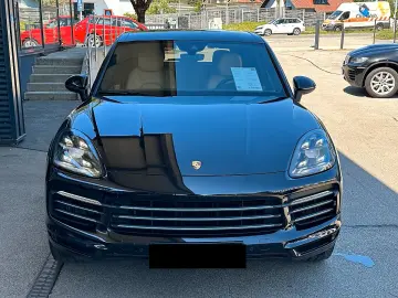 Porsche Cayenne E-Hybrid   Sport Chrono