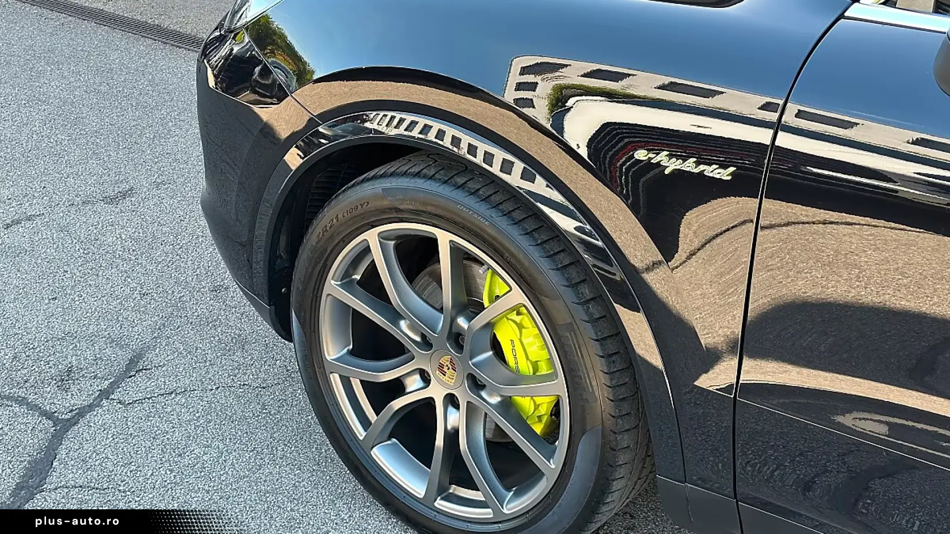 Porsche Cayenne E-Hybrid   Sport Chrono