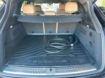 Porsche Cayenne E-Hybrid   Sport Chrono