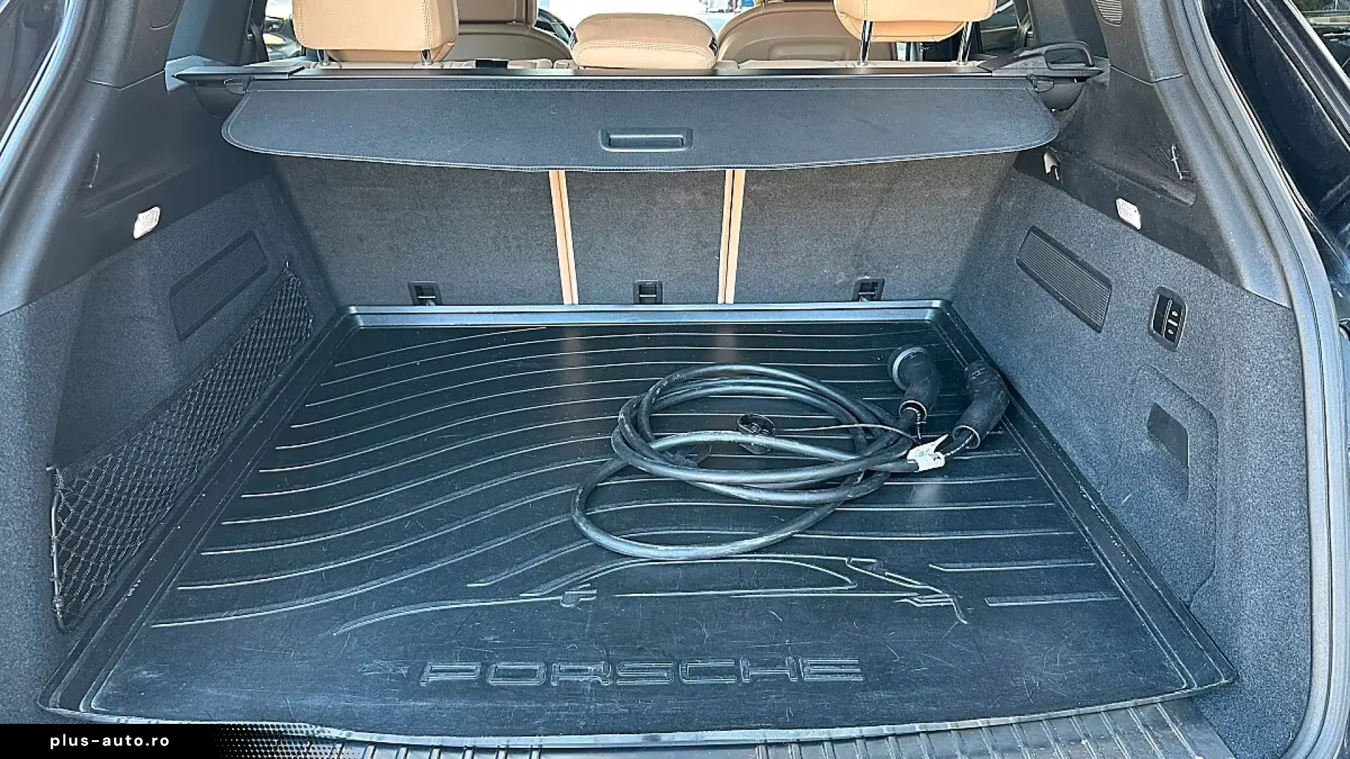 Porsche Cayenne E-Hybrid   Sport Chrono