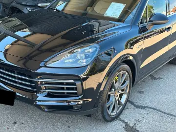 Porsche Cayenne E-Hybrid   Sport Chrono