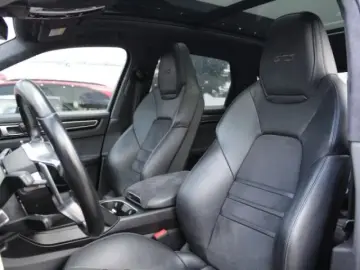 Porsche Cayenne GTS   V8 460 CP