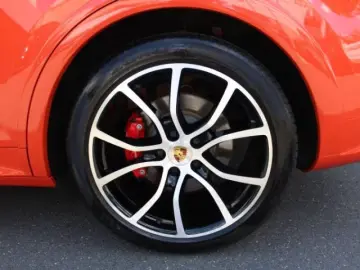 Porsche Cayenne GTS   V8 460 CP