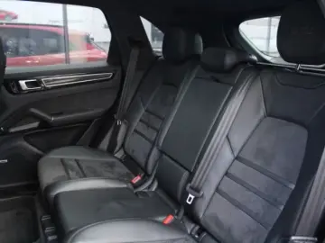 Porsche Cayenne GTS   V8 460 CP