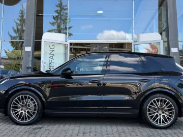 Porsche Cayenne E-Hybrid   Sport Chrono