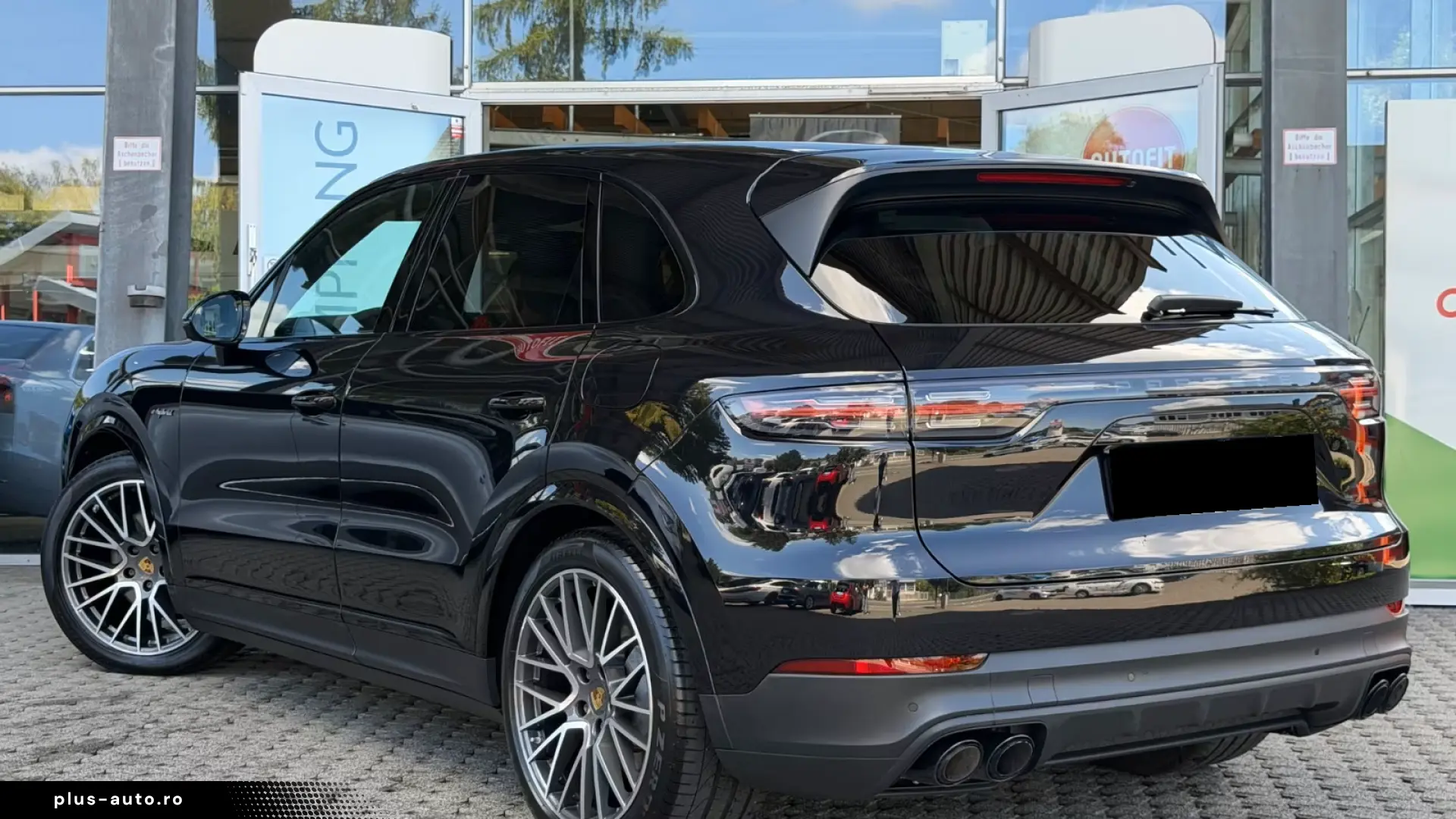 Porsche Cayenne E-Hybrid   Sport Chrono