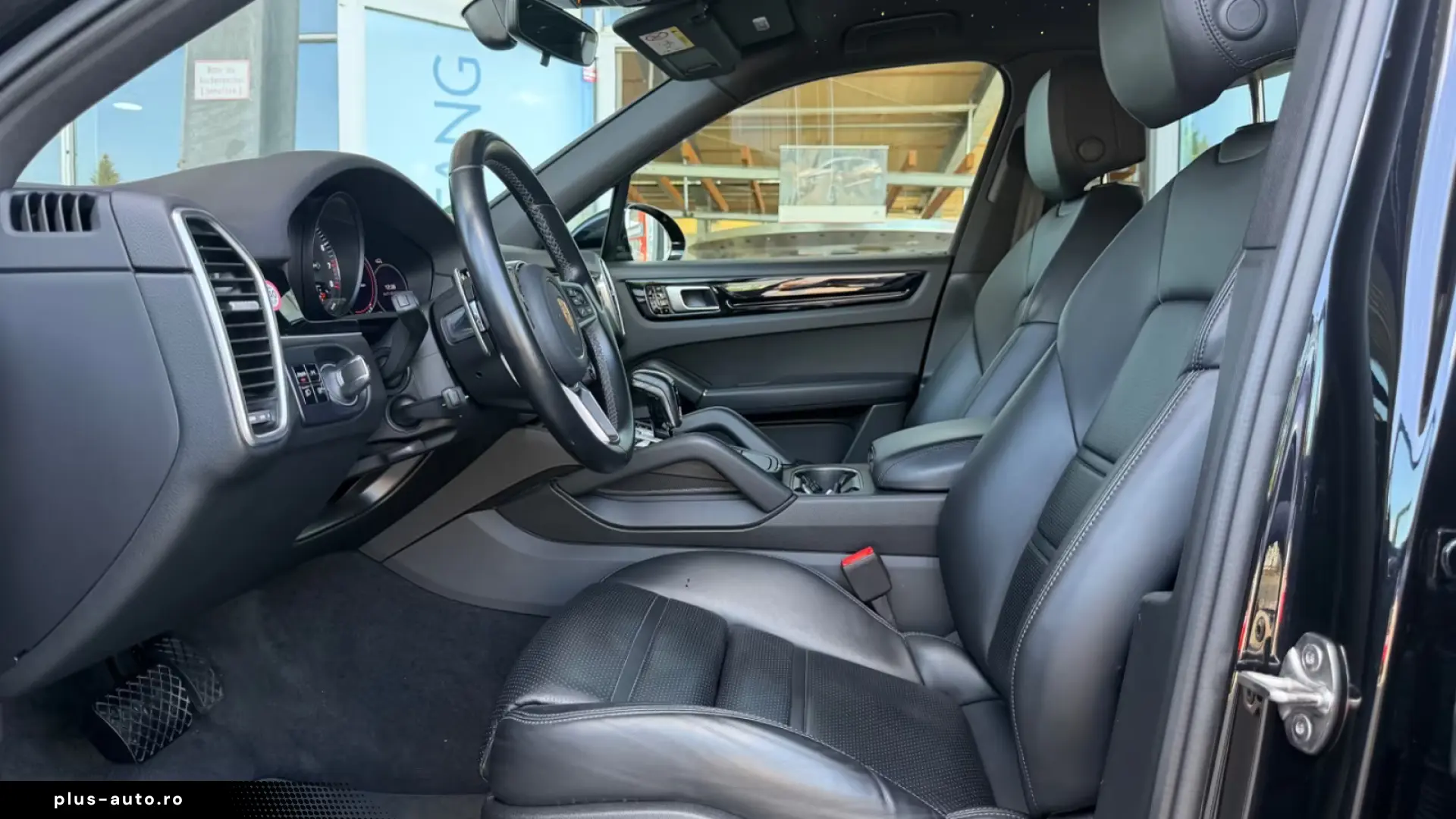 Porsche Cayenne E-Hybrid   Sport Chrono