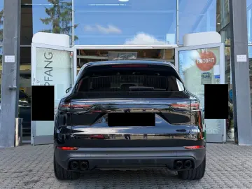 Porsche Cayenne E-Hybrid   Sport Chrono