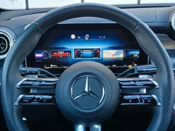MERCEDES-BENZ GLC200 AMG 4M_360_Pano_Memory_Leder_KE…