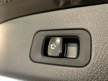 Mercedes-Benz GLC 220 AMG Line  Virtual Distr  360  Pano 20