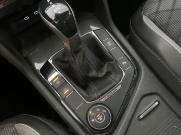 Volkswagen Tiguan R-Line 4M Matrix Navi  ACC DAB DigTacho