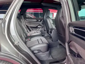 Porsche Cayenne GTS Pano 360