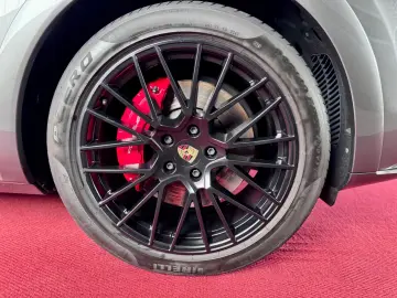 Porsche Cayenne GTS Pano 360