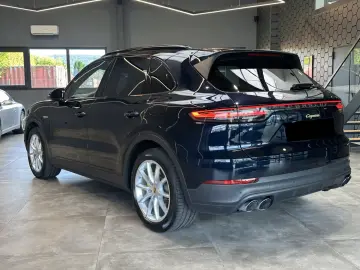 PORSCHE CAYENNE E-HYBRID   4x4   PANORAMIC