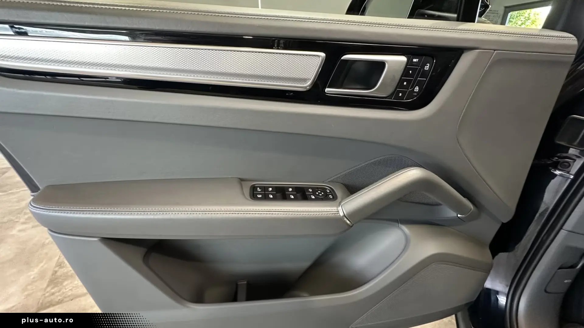 PORSCHE CAYENNE E-HYBRID   4x4   PANORAMIC