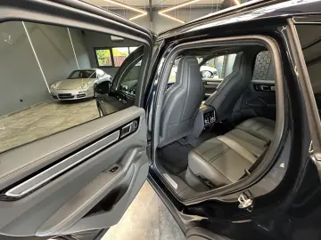 PORSCHE CAYENNE E-HYBRID   4x4   PANORAMIC
