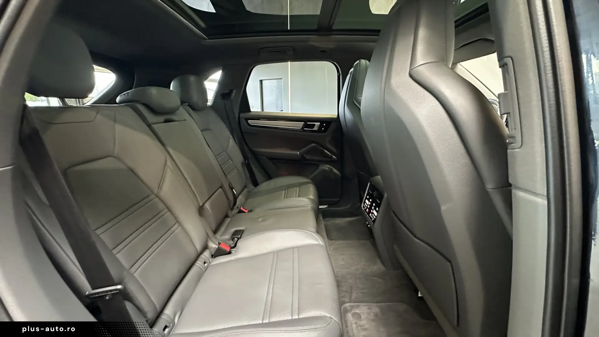 PORSCHE CAYENNE E-HYBRID   4x4   PANORAMIC