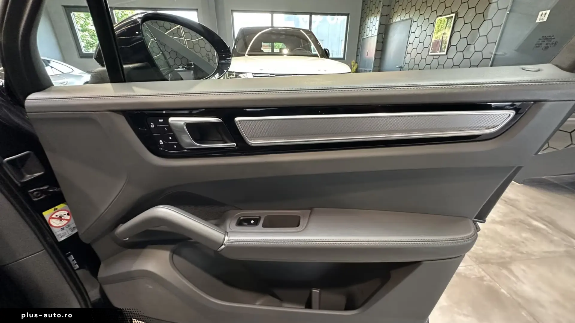 PORSCHE CAYENNE E-HYBRID   4x4   PANORAMIC