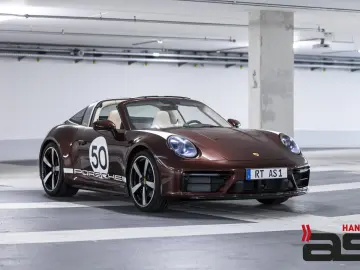 Porsche 911 992 Targa 4 S Heritage Design Edition 1of992